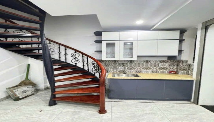 CHO THUÊ NHÀ 5 TẦNG, 3 NGỦ NGÕ BA GÁC PHƯƠNG MAI - 9 TRIỆU - Ở HỘ GIA ĐÌNH, NHÓM LỊCH SỰ
